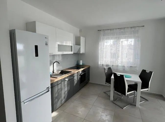 아파트 Sunset 풀라